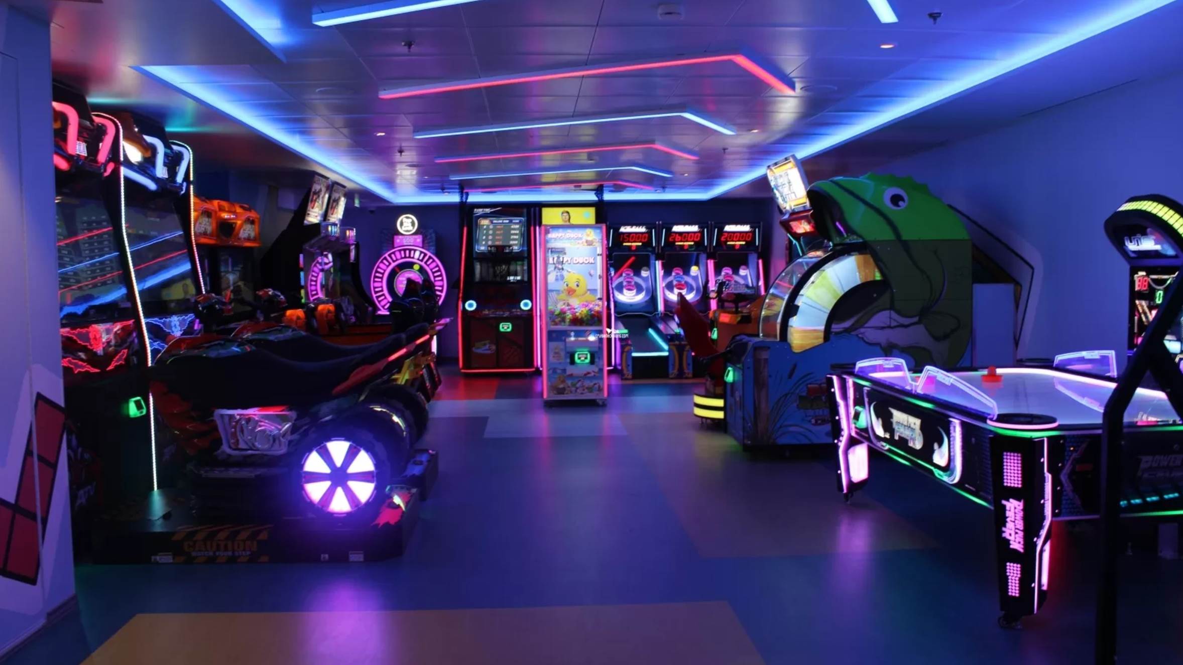 A room with arcade games

Description automatically generated